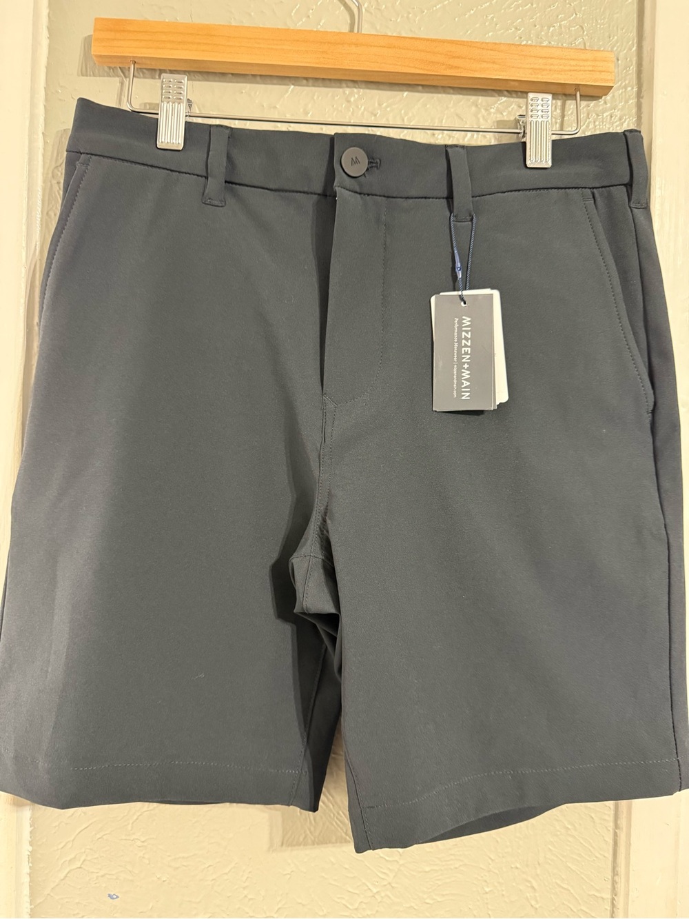 Mizzen+Main Charcoal Flat-Front Performance Shorts